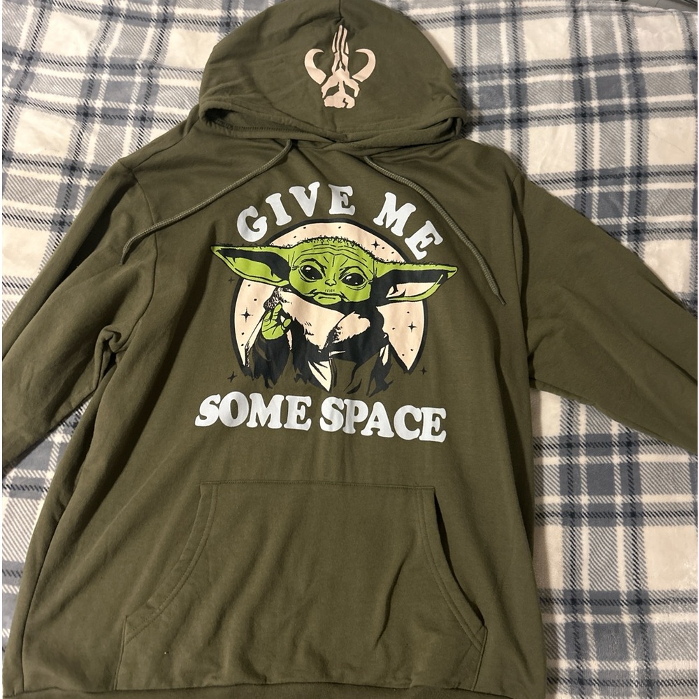 Medium StarWars Hoodie with print design on the front and hood